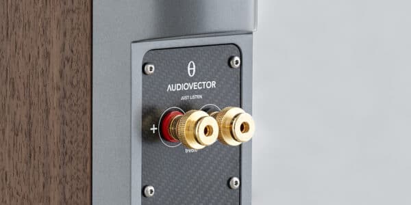 Audiovector R1 Signature Stativhögtalare