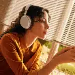 Trådlösa bluetooth-hörlurar Sennheiser Accentum Plus Wireless vita