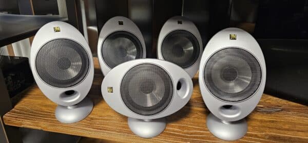 KEF "Egg" HTS2001 högtalare