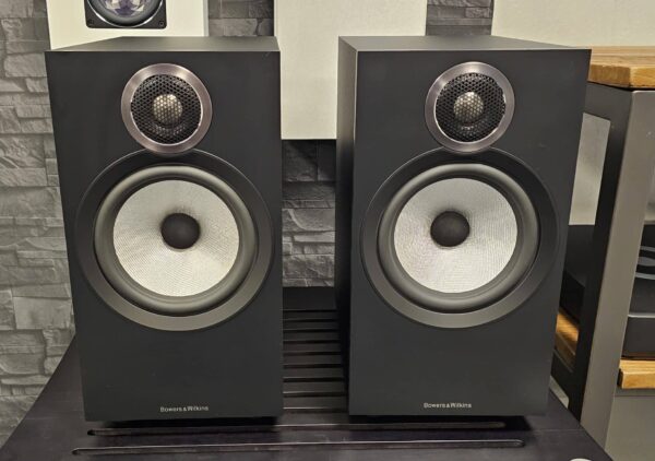 Bowers & Wilkins 606 S3