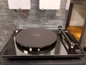 REGA Planar 1 PLUS